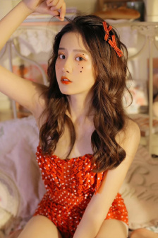 女家庭教师